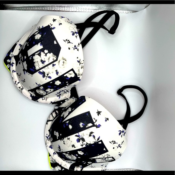 Victoria's Secret Other - Pink Victoria Secret floral bra